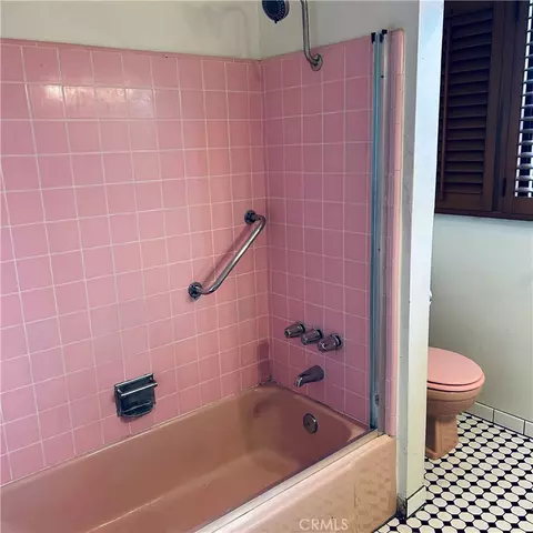 Bath - 438 Cedar, Long Beach, CA 90802 photo 1 of 2