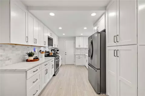 Kitchen - 24 Sunfish, Irvine, CA 92604 photo 1 of 4