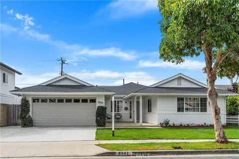 8842 Albatross Dr, Huntington Beach, CA 92646