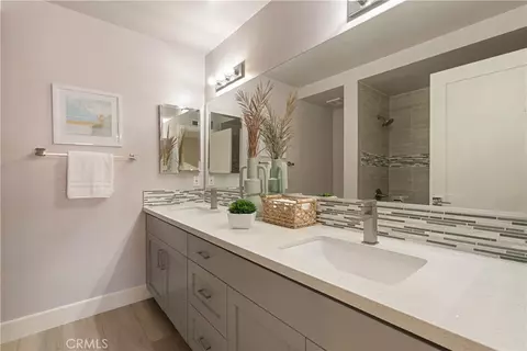Bath - 35 Diamante, Irvine, CA 92620 photo 5 of 6