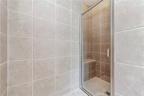 Bath - 21 Rose Trellis, Irvine, CA 92603 photo 7 of 10