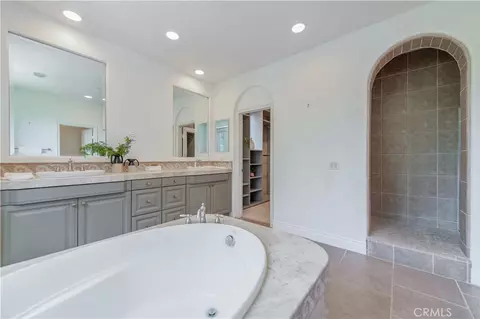 Bath - 21 Rose Trellis, Irvine, CA 92603 photo 6 of 10