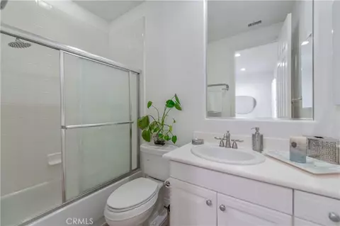 Bath - 21 Rose Trellis, Irvine, CA 92603 photo 2 of 10