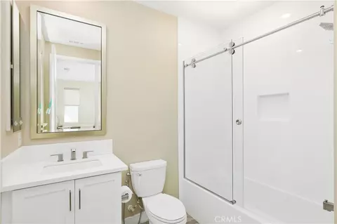 Bath - 68 Bolide, Irvine, CA 92618 photo 7 of 8
