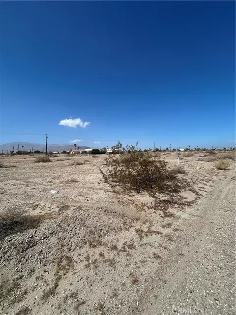 2925 Stardust Ave, Thermal, CA 92274 photo 2