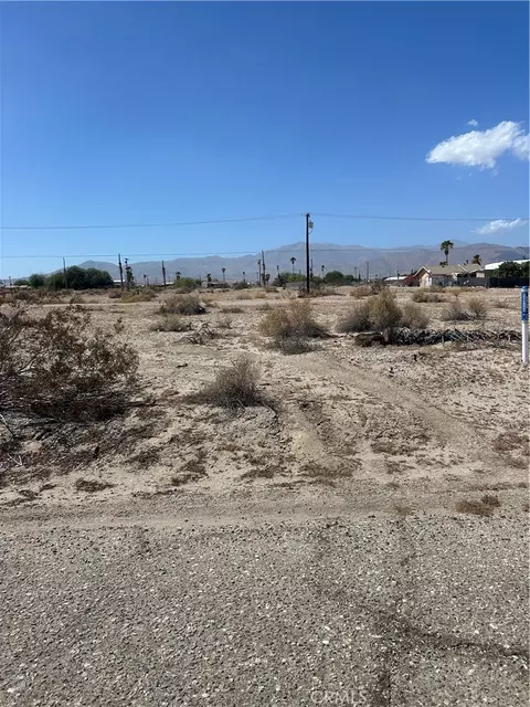 2925 Stardust Ave, Thermal, CA 92274