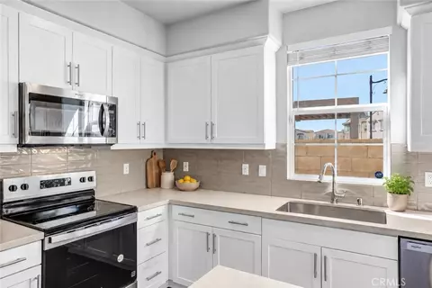 Kitchen - 475 Meyer, Upland, CA 91786 photo 2 of 2