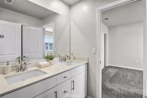 Bath - 475 Meyer, Upland, CA 91786 photo 3 of 4
