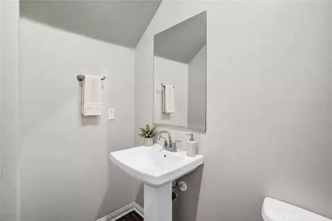 Entry Way - 475 Meyer, Upland, CA 91786 photo 4 of 6