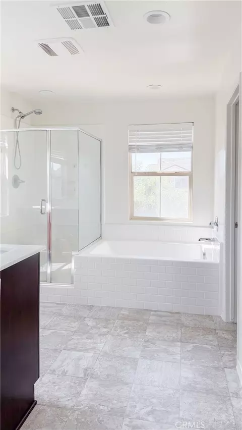 Bath - 1440 Black Diamond, Beaumont, CA 92223 photo 1 of 3