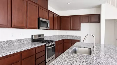Kitchen - 1440 Black Diamond, Beaumont, CA 92223 photo 2 of 5