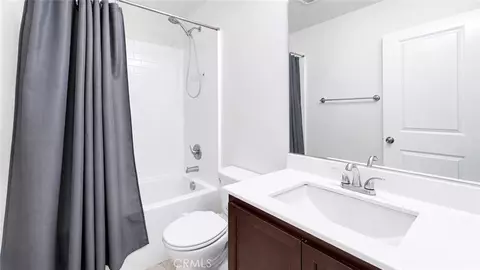 Bath - 1440 Black Diamond, Beaumont, CA 92223 photo 5 of 5