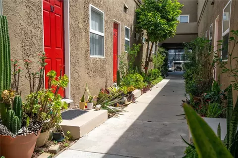 Exterior - 1111 Pine Ave, Long Beach, CA 90813 photo 2 of 2
