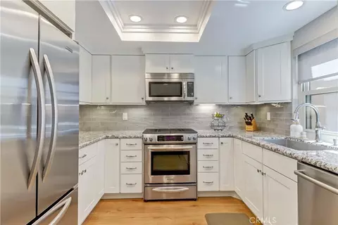 8566 Sierra #912-D, Huntington Beach, CA 92646