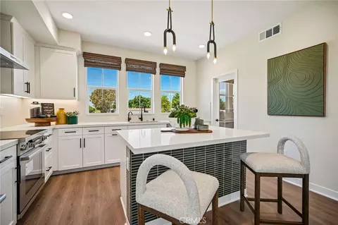 Kitchen - 5871 Maplewood Ln #4, Simi Valley, CA 93063 photo 2 of 5