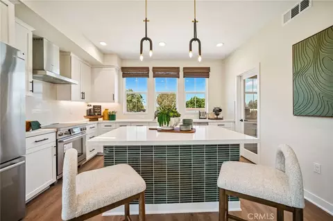 Kitchen - 5871 Maplewood Ln #4, Simi Valley, CA 93063 photo 1 of 5