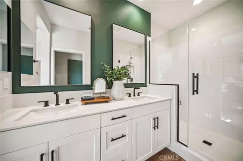 Bath - 5871 Maplewood Ln #4, Simi Valley, CA 93063 photo 3 of 5