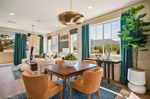 Dining - 5871 Maplewood Ln #4, Simi Valley, CA 93063 photo 2 of 2