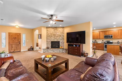 Living - 20000 Bald Mtn, Tehachapi, CA 93561 photo 1 of 1