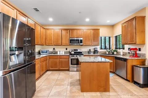 Kitchen - 20000 Bald Mtn, Tehachapi, CA 93561 photo 1 of 1