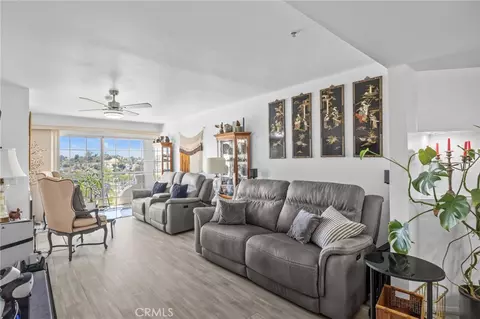 4755 Templeton St #2215, Los Angeles, CA 90032
