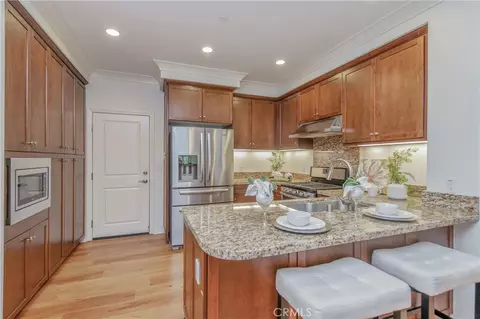 98 Overbrook, Irvine, CA 92620 photo 4