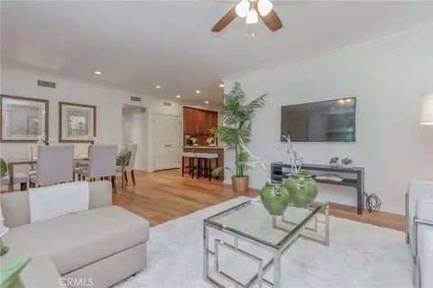 98 Overbrook, Irvine, CA 92620 photo 2