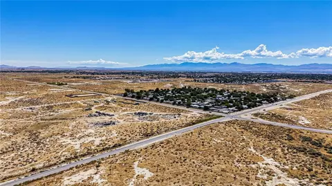 47004 Challenger Way, Lancaster, CA 93535 photo 11