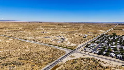 47004 Challenger Way, Lancaster, CA 93535 photo 3