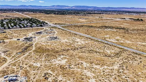 47004 Challenger Way, Lancaster, CA 93535 photo 18