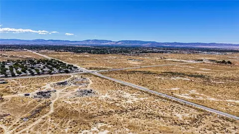 47004 Challenger Way, Lancaster, CA 93535 photo 17