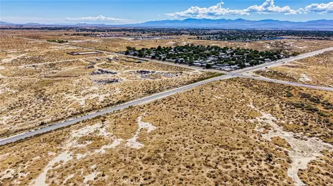 47004 Challenger Way, Lancaster, CA 93535 photo 12