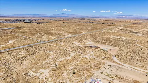 47712 Challenger Way, Lancaster, CA 93535 photo 2