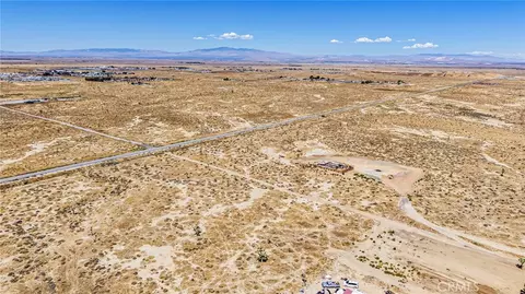 47712 Challenger Way, Lancaster, CA 93535 photo 2