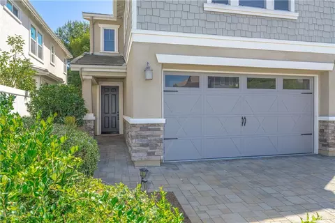 22 Willow Way, Lake Forest, CA 92630