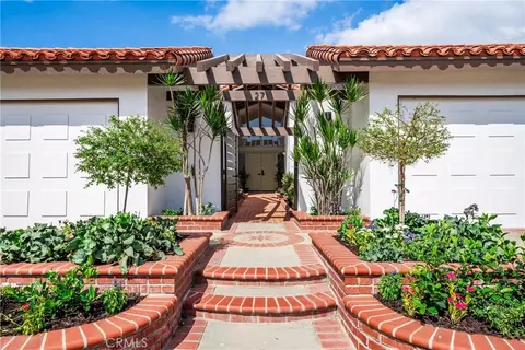 Exterior - 27 Mann, Irvine, CA 92612 photo 2 of 7