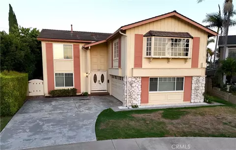16452 Whittier Ln, Huntington Beach, CA 92647