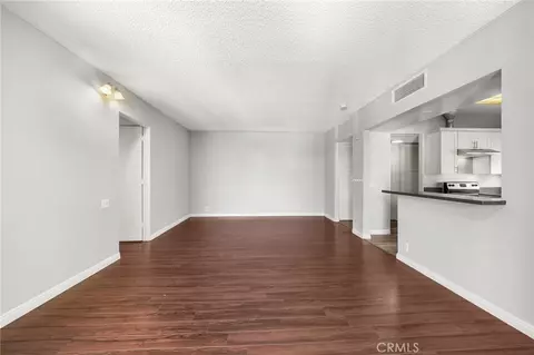 Living - 985 E California #306, Pasadena, CA 91106 photo 4 of 12