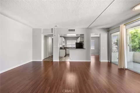 Living - 985 E California #306, Pasadena, CA 91106 photo 9 of 12