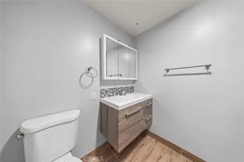Bath - 985 E California #306, Pasadena, CA 91106 photo 1 of 4