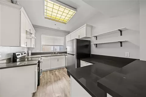Kitchen - 985 E California #306, Pasadena, CA 91106 photo 2 of 4