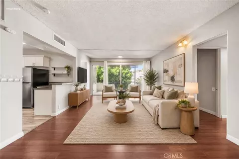 Living - 985 E California #306, Pasadena, CA 91106 photo 3 of 12