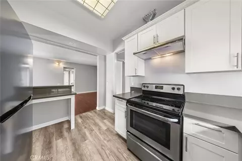 Kitchen - 985 E California #306, Pasadena, CA 91106 photo 3 of 4