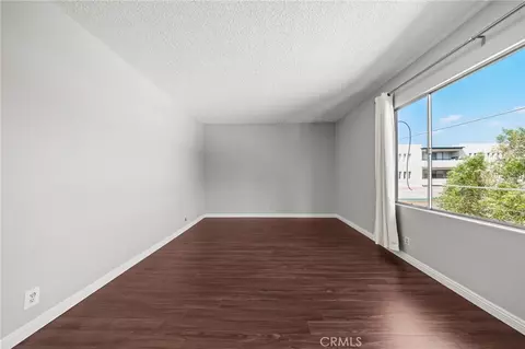 Living - 985 E California #306, Pasadena, CA 91106 photo 5 of 12