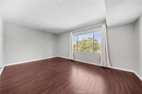 Living - 985 E California #306, Pasadena, CA 91106 photo 11 of 12
