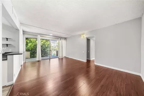 Living - 985 E California #306, Pasadena, CA 91106 photo 2 of 12