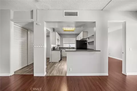 Living - 985 E California #306, Pasadena, CA 91106 photo 10 of 12