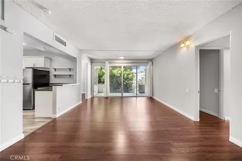 Living - 985 E California #306, Pasadena, CA 91106 photo 8 of 12