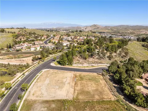 8365 Kiley Ct, Corona, CA 92883 photo 2