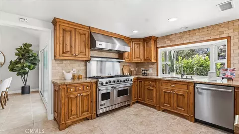 Kitchen - 7625 E Twinleaf, Orange, CA 92869 photo 4 of 7
